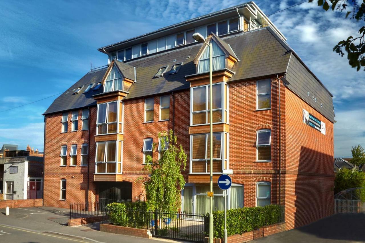 2 Bed 2 Bath At Pelican Hse In Newbury - Free Secure, Allocated Parking Zewnętrze zdjęcie
