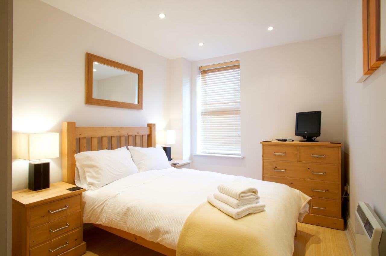 2 Bed 2 Bath At Pelican Hse In Newbury - Free Secure, Allocated Parking Zewnętrze zdjęcie